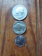 Lot De 3 Pièces Des Etats-Unis - Quarter Dollar 1978 Lettre D - 5 Cents  Date Effacé Et One Dime 1996 Lettre P - - Sonstige & Ohne Zuordnung