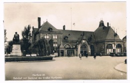 D-9906   HERFORD : Bahnhof Mit Denkmal Des Grossen Kurfürsten - Herford