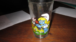 LES SCHTROUMPFS  VERRE LONG DRINK 1983 SCHTROUMPFETTE   PEYO - Schtroumpfs, Les