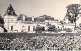 33 - CHATEAU TRONQUOY LALANDE ( Saint Estephe Medoc ) CPSM Dentelée N/B Format CPA ( Vin Vignoble ) Gironde - Autres & Non Classés