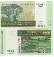 MADAGASCAR  2000 Ariary  10'000 Francs      P83  (ND  2003) - Madagascar