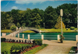 61 Bagnoles De L'orne  Le Lac  Les Jardins La Passerelle - Bazoches Sur Höne