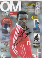 FOOTBALL CP STEVE MANDANDA OLYMPIQUE DE MARSEILLE DEDICACE SUR COUVERTURE OM MAGAZINE - Autógrafos