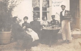 Lyon         69         Carte Photo Femmes, Militaires, Barman    Cachet Départ Lyon Préfecture 20/01/1907   (voir Scan) - Sonstige & Ohne Zuordnung