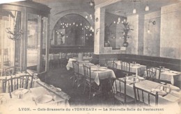 Lyon       69        Salle Du Restaurant  Brasserie Du Tonneau. Vignette Exposition De 1914    (voir Scan) - Otros & Sin Clasificación