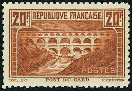 Neuf Sans Charnière N° 262B, 20f Pont Du Gard, Dentelé 11, Pli De Gomme Dans Un Angle, Sinon TB - Other & Unclassified