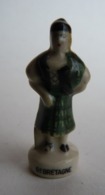 FEVE EN PORCELAINE PRIME COUPLES D'EUROPE ECOSSAISE GD BRETAGNE 1993 ECOSSE ECOSSAIS - Personnages