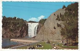 Endroit Idéal Pour Un Pique-nique Au Pied De La Chute Montmorency - Cataratas De Montmorency