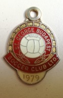 1979 St George BUDAPEST FOOTBALL SOCCER CLUB Ltd MEMBER BADGE MEDAL Pendant SYDNEY AUSTRALIA Abzeichen Fußballverein - Habillement, Souvenirs & Autres