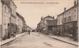 70  VAUVILLERS   HAUTE  SAONE    BELLE  CPA  LA GRANDE RUE - Autres & Non Classés