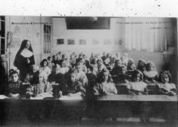 BRUXELLES ETTERBEEK ETABLISSEMENT DES SOEURS DE SAINT-JOSEPH UNE CLASSE PRIMAIRE LA LECON DE DESSIN - Etterbeek