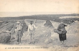 Divers Loire Atlantique        44     Pêcheurs De Crevettes           (voir Scan) - Autres & Non Classés