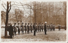 Tower Of London - Temoman Warders Of The Tower - Valentine's Post Card Not Circulated - Manchester