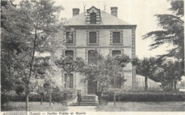 ANDREZIEUX - Jardin Public Et Mairie - Andrézieux-Bouthéon