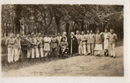 CPA 2828 - MILITARIA - Carte Photo Militaire - Hopital - Un Groupe De Blessés & Infirmières - Personnages