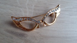 Modeschmuck - Anstecker In Brillen-Form - Other & Unclassified