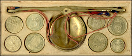 Münzwaage, Italienisch, Im Rechteckigen Kasten (ca. 175x78mm) Mit Lederbezug Und Messingschließen. Darin Waage Mit Zwei  - Andere & Zonder Classificatie