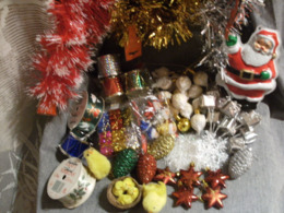 Lot Articles Decoration Fetes Noel : Pere Noel - Boules Guirlandes Et Decos - Schmuck Und Dekor