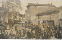 BARJOLS (83) Carte Photo Fete De La Saint Marcel Défilé Devant Garage Renault Animation - Barjols