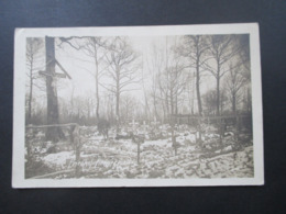 1. WK Feldpost AK 1917 Echtfoto Soldatenfriedhof Im Wald Mit Jesus Am Kreuz Roter Stempel Geprüft Waldshut - War Cemeteries