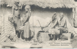 Guinée  :  Teinturières Malinkées . - Guinée Française