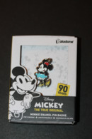 Pin's Walt Disney Daisy Mouse - Mickey - Boite Souvenir 90 Ans Paladone Products - Disney