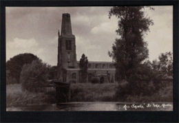 DE2664 - St. IVES, CHURCH FALLING INTO DISREPAIR - HUNTINGDOSHIRE - RPPC - Huntingdonshire