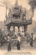 Delcampe - Asie   Birmanie .     Au Puits Du Monastère Boudhique     ( Voir Scan) - Myanmar (Burma)