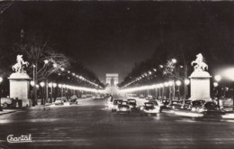 Cp , 75 , PARIS , Avenue Des Champs-Élysées Et Chevaux De Marly Illuminés - Otros Monumentos