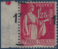 France Type Paix N°483* 1 Fr/1fr25c Rouge Surcharge Décalée à L'extreme !! RRR Ainsi Signé Calves - 1932-39 Peace