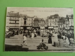 CHERBOURG LA PLACE DU CHATEAU UN JOUR DE MARCHE - Cherbourg