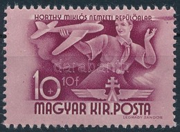 ** 1941 Repülő Alap II. 10f Elfogazott Bélyeg, Jobbra Felül Festékelkenődés - Altri & Non Classificati