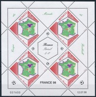 ** 1998 Labdarúgó Világbajnokság, Franciaország Kisív,
Football World Cup, France Mini Sheet
Mi 2418 - Altri & Non Classificati