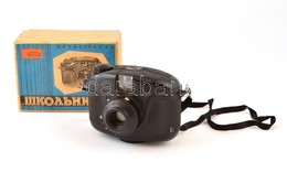 Shkolnik Szovjet 6x6-os Box Fényképezőgép, Eredeti Dobozában, Hiányzó Fényszigeteléssel / Vintage Russian 6x6 Box Camera - Macchine Fotografiche