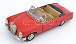 Cca 1970 Mercedes 250 SE Felhúzhatós Játékautó, Jelzett (Schuco Girato 4000), Műanyag, Több Funkciós,kulccsal,  H: 23 Cm - Altri & Non Classificati