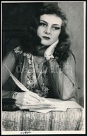 1955 Serfőző Ilona (1926-1988) Színésznő Aláírása Az őt ábrázoló Fotó Hátoldalán - Otros & Sin Clasificación
