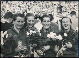 1952 Helsinki, XV. Nyári Olimpiai Játékokon Aranyérmet Szerző 4x100 Női Gyorsváltó Fotója, Novák Éva (1930-2005), Novák  - Sonstige & Ohne Zuordnung