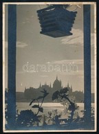 Cca 1920 Budapest, Parlament A Naplementében, Fotó, Felületén Kis Foltok, Sérülések, 17×12 Cm - Sonstige & Ohne Zuordnung