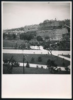 Cca 1935 Budapest, A Tabán Lebontása Utáni Rendezett Terület A Királyi Várral, Fotó, Középen Törésvonallal, Hátoldalon M - Sonstige & Ohne Zuordnung