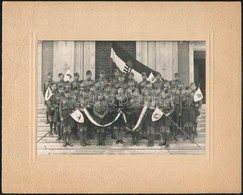 Cca 1930-1933 Vonuló Cserkészcsapat A Gödöllői Jamboree-ról, Pecséttel Jelzett Fotó. 11x17 Cm.+Budapest, XI. Kerület, Cs - Movimiento Scout