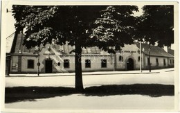 T2/T3 1939 Budapest I. Vörös Béka Söröző és étterem, Belső, Tulajdonos Özv. Pesznecker Károlyné. Krisztina Körút 109. (E - Ohne Zuordnung