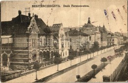 T4 1918 Besztercebánya, Banská Bystrica; Deák Ferenc Utca. Kiadja Machold F. / Street View, Villa (fa) - Other & Unclassified