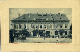 ** T2 Zombor, Sombor; Vadászkürt Szálloda, Kávéház és étterem, Lovaskocsik. W.L. Bp. 3741. / Hotel, Cafe And Restaurant, - Unclassified