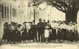 ** T2 Royan, Jeunes Filles Réfugiées Serbes Photographiées á Foncillon Avec M. Torchut, Maire De Royan / Serbian Refugee - Otros & Sin Clasificación