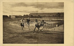 ** T2 1911 FTC Versenye, 4x100 Méteres Staféta Utolsó Váltásai; Radóczy, Jankovich, Petersen, Hermann; M.A.C. Győzelem.  - Non Classificati