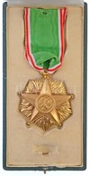 Olaszország 1947-2001. 'Olasz Szolidaritás Csillaga Rend III. Fokozata' Aranyozott Kitüntetés 'POZZI ROMA' Gyártói Jelzé - Non Classificati