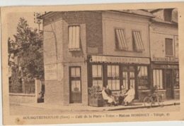 Bourgtheroulde  27   Le Café De La Poste Avec Terrasse Animée Et Horlogerie - Bourgtheroulde