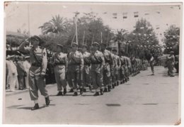 Photo Originale ALGERIE L'ARBA Commémoration Fête Défilé Fanfare Légion Etrangère Par Rolando - Guerre, Militaire