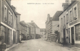 CPA 50 Manche Barenton La Rue De La Gare - Barenton