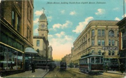 DUBUQUE - Main Street, Looking North From Eight Street. (carte Vendue En L'état) - Dubuque